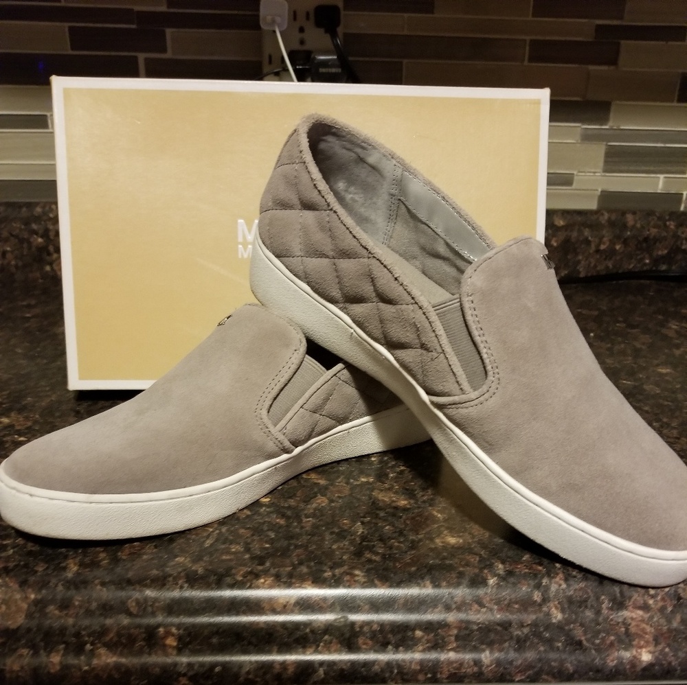 Michael kors ( sold)